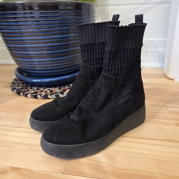 wonders fly Shoes - Black Wonders Fly Suede Sock Boots Size 40